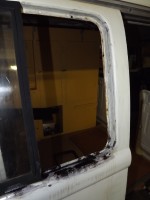 Déflecteur sur porte coulissante