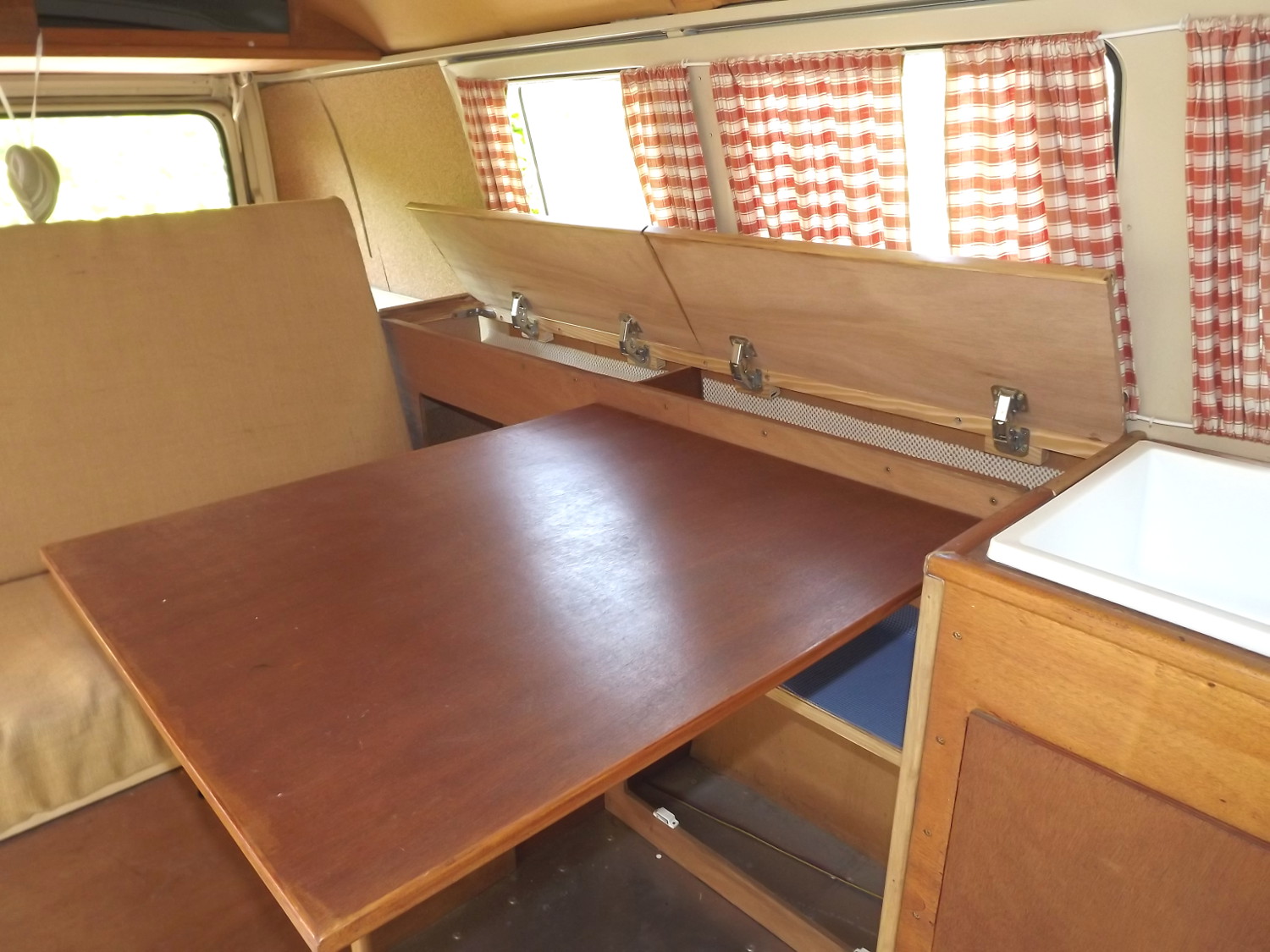 Vw camper flat4me : mes vw aircooled cox & combi Camper moquette